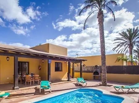 House Oasis Hotell *