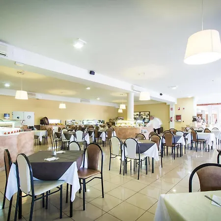 House Oasis Hotell *