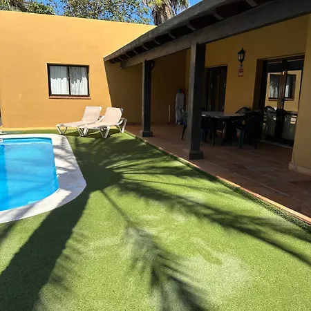 House Oasis Отель Коральео