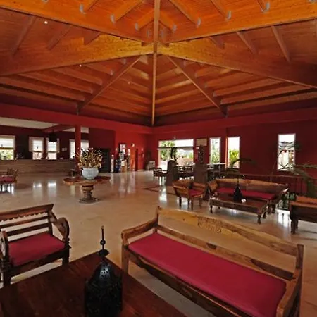 Отель House Oasis *